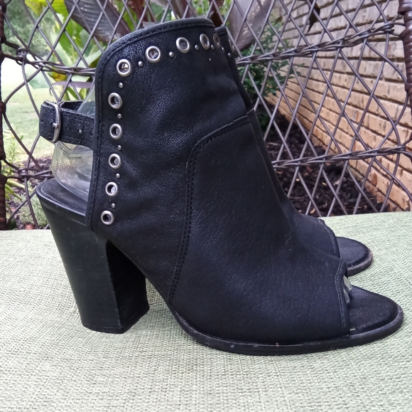 Lucky Brand Black Leather Ankle Boot Size 8.5. - Picture 1 of 12
